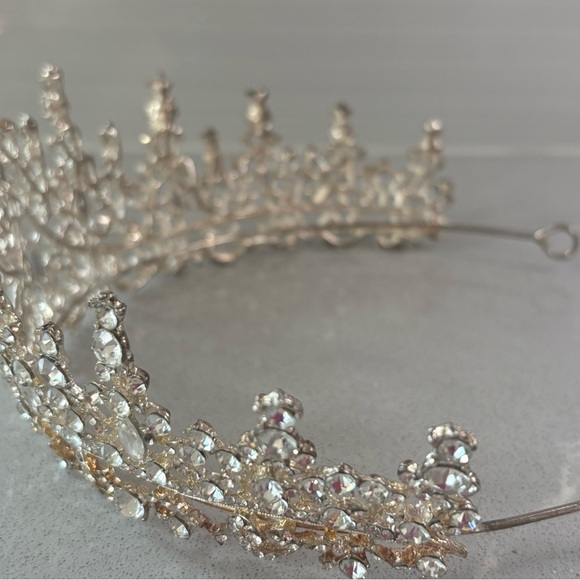 Silver Crystal Bridal Tiara Crown - Elegant Hair Accessory